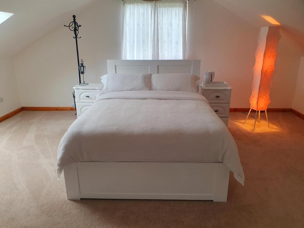 Urkers' Guest Accommodation Crossmaglen Dış mekan fotoğraf