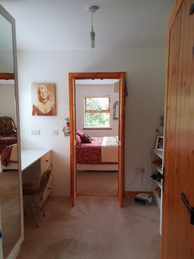 Urkers' Guest Accommodation Crossmaglen Dış mekan fotoğraf